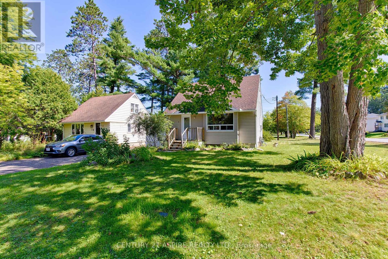 2 THOMSON CRESCENT, Deep River