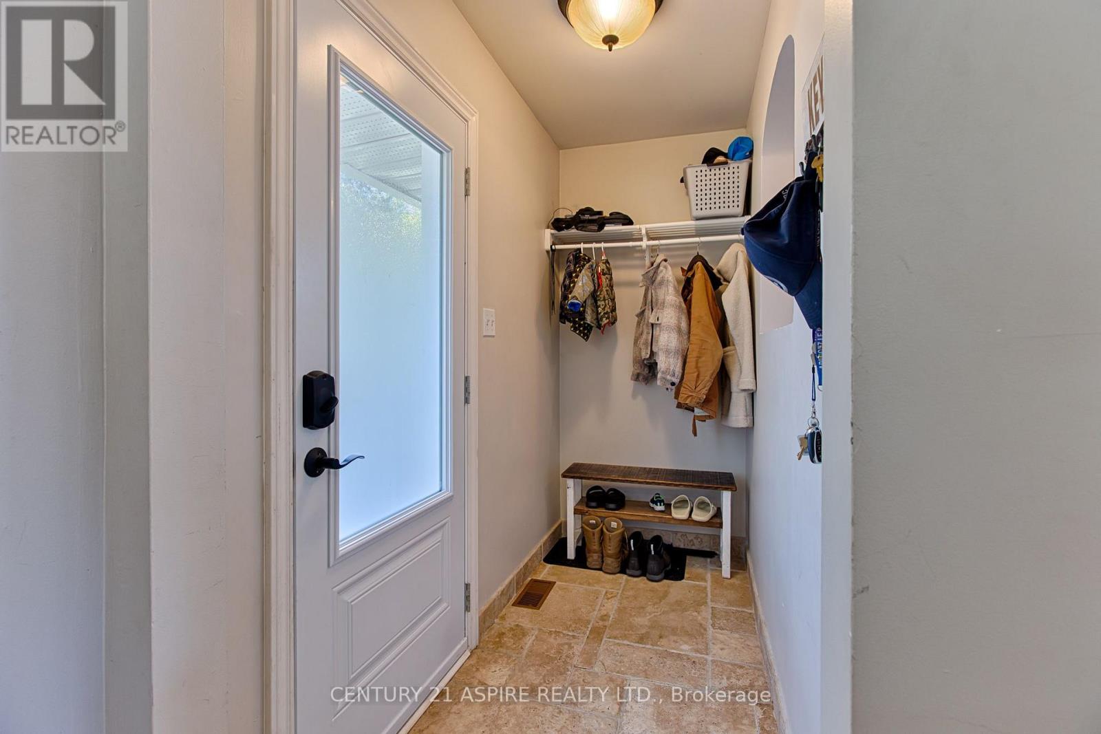 2 THOMSON CRESCENT, Deep River — photo 5