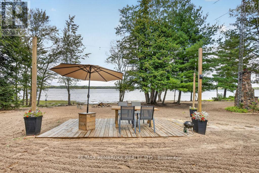 141A SULLIVAN POINT ROAD, Laurentian Valley