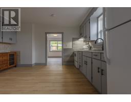 9 Farmdale Road thumbnail 4