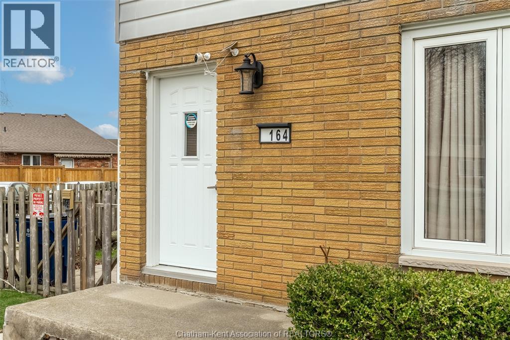 164 Timmins CRESCENT, Chatham — photo 2