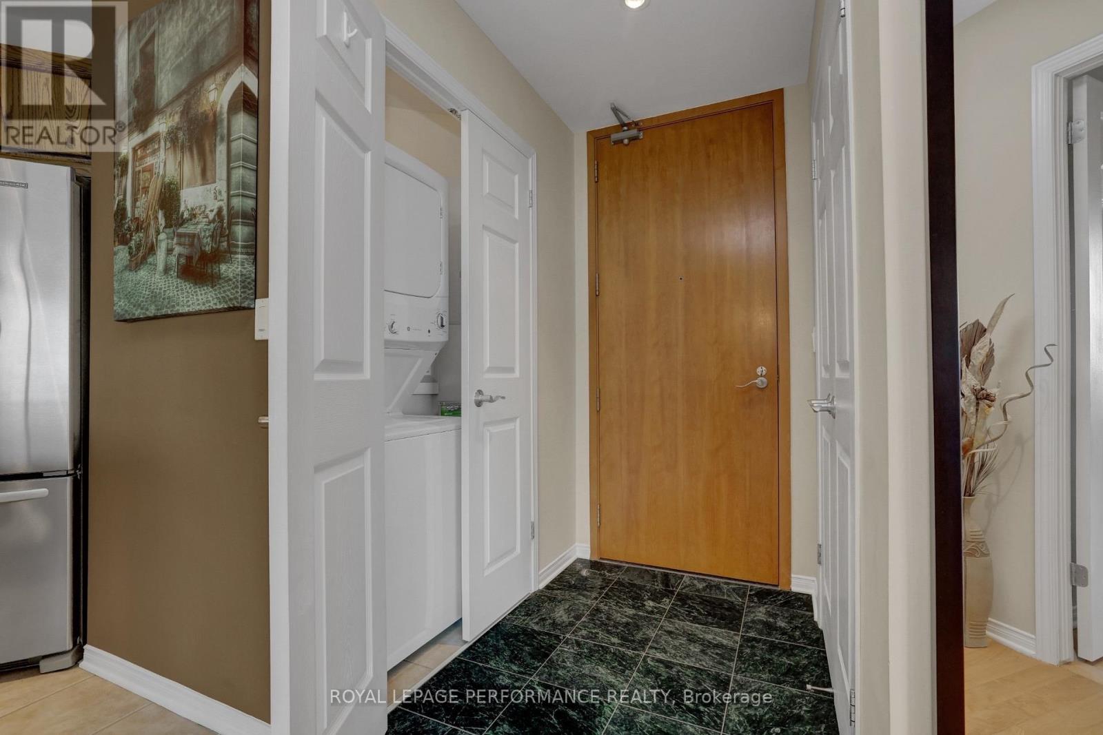 2603 - 38 Metropole Private