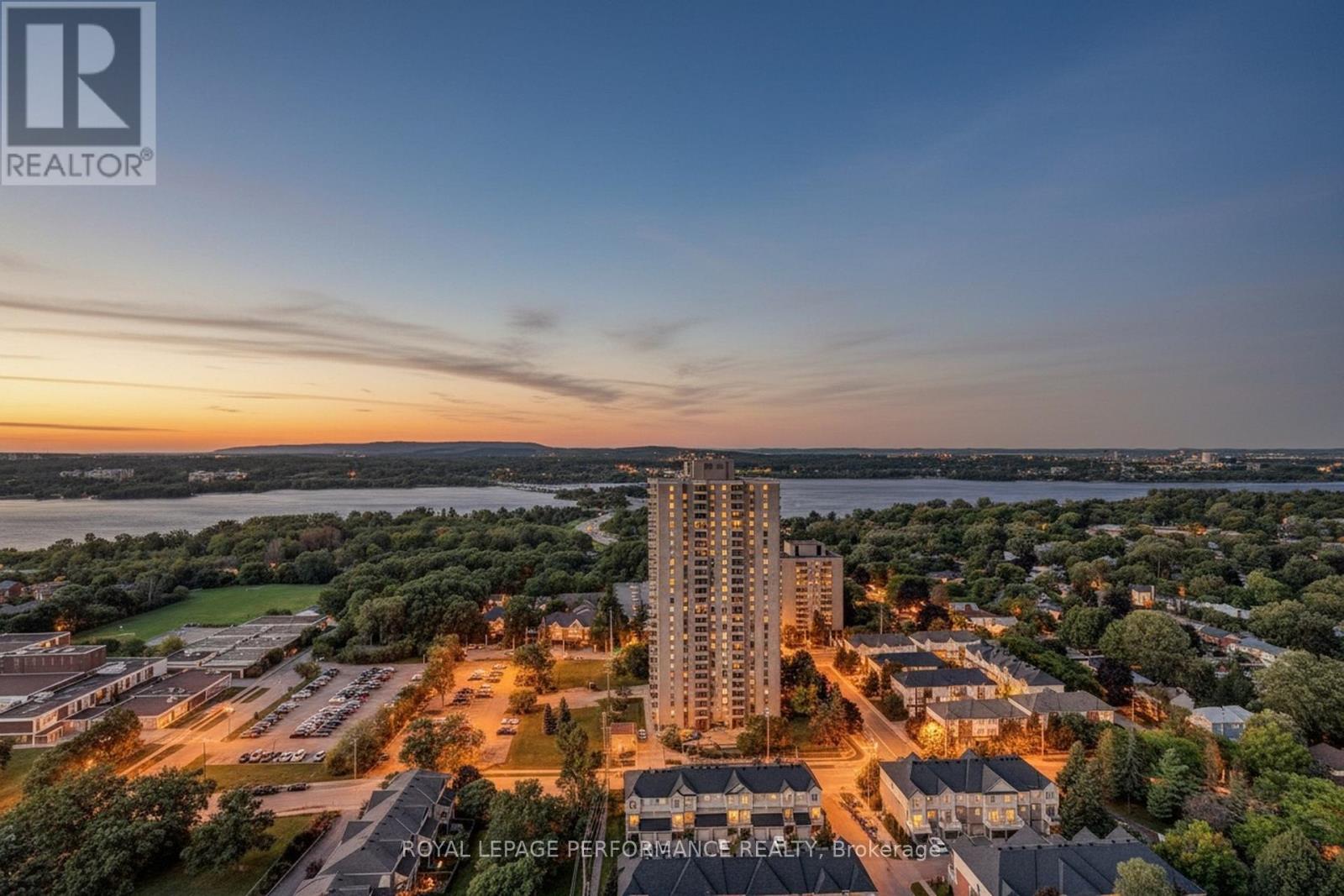 2603 - 38 Metropole Private