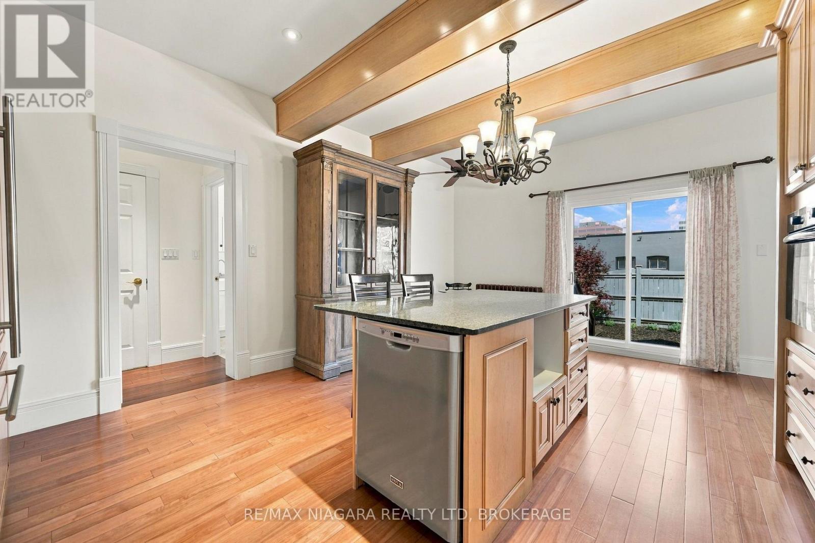 8 TRAFALGAR STREET - 21