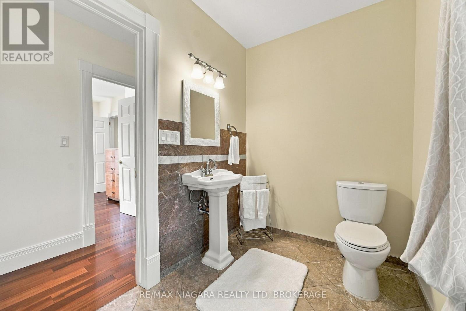 8 TRAFALGAR STREET - Image 32