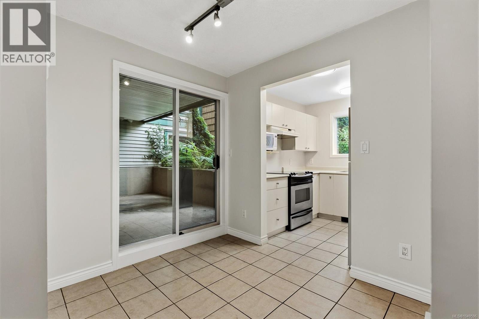#112 894 Vernon Ave - 9