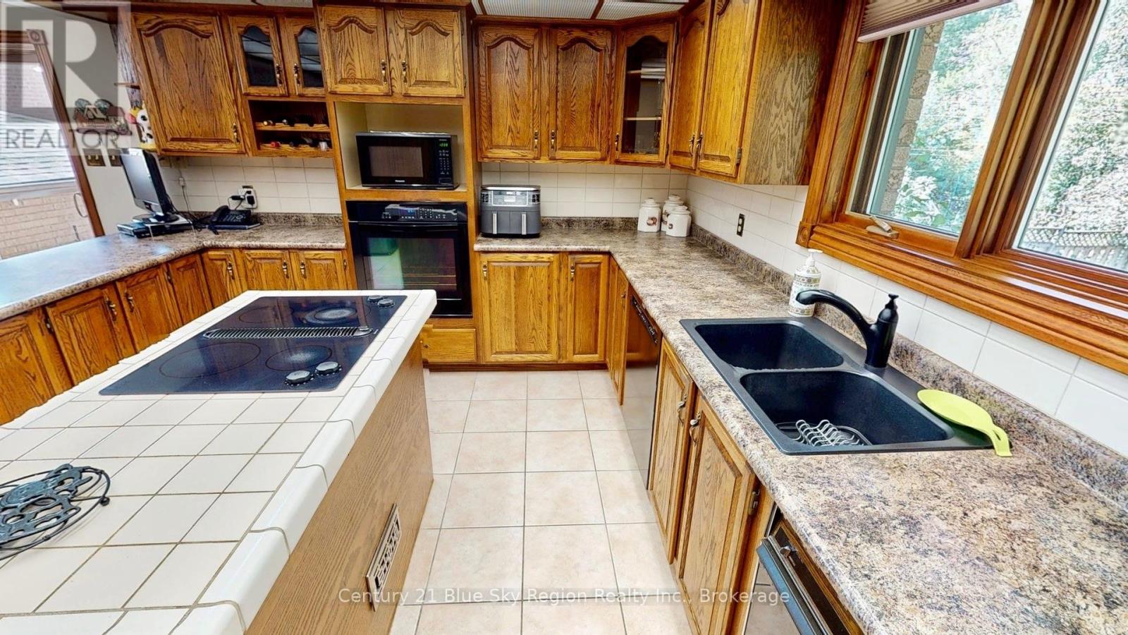 98 LABRECHE DRIVE - Image 15