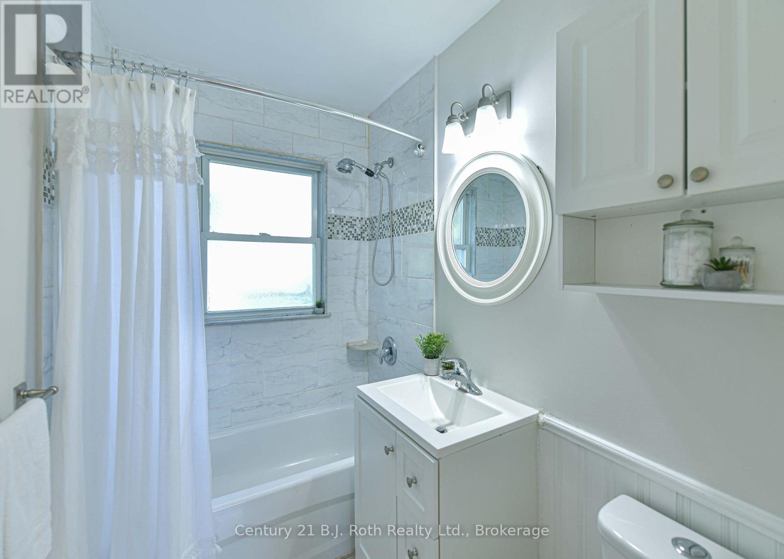 28 BORLAND STREET W - Image 16