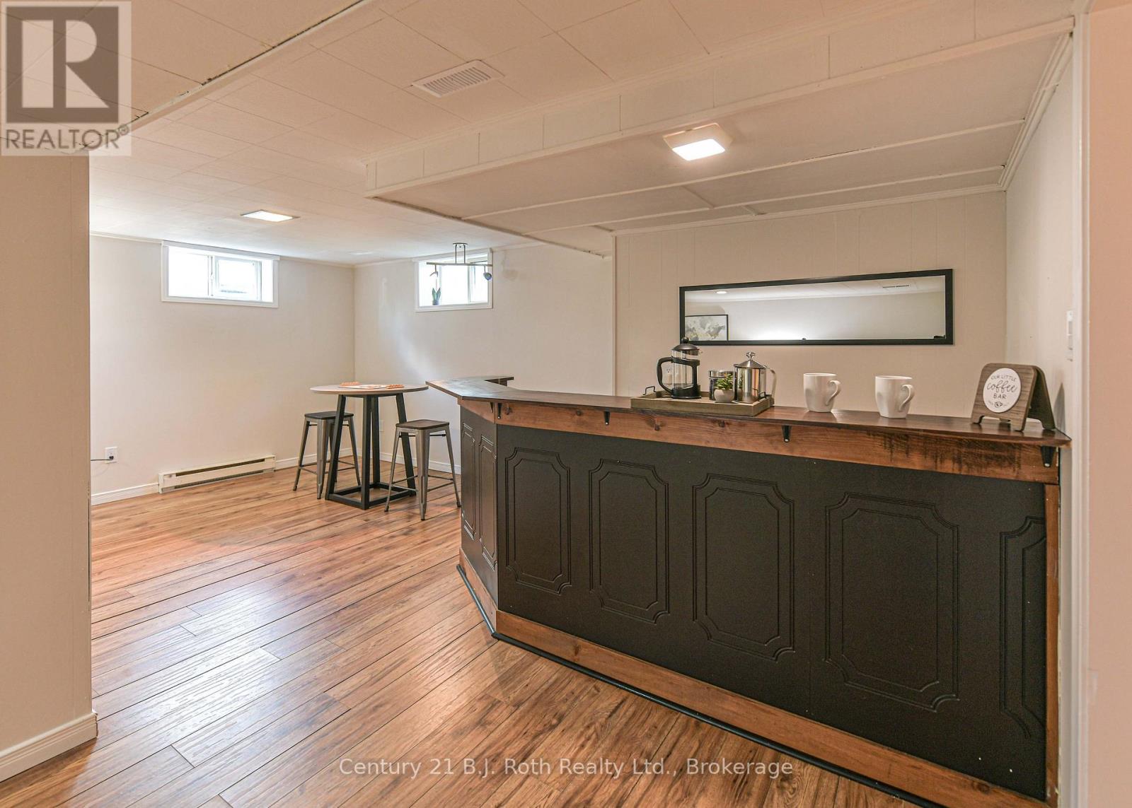 28 BORLAND STREET W - 33