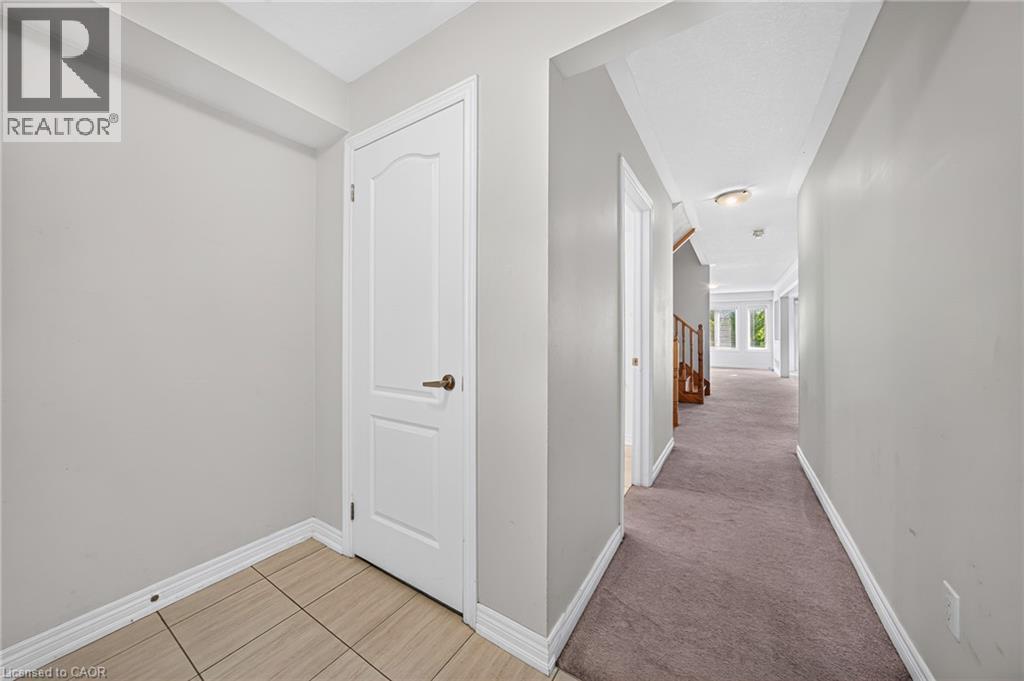 420 LINDEN Drive Unit# 10, Cambridge — photo 4