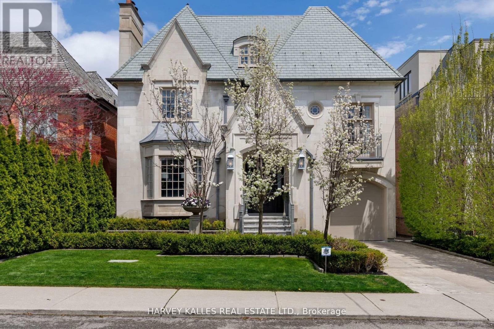 215 Dunvegan Road, Toronto — photo 1