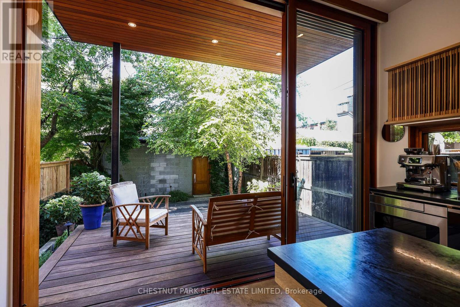 924 MANNING AVENUE - Image 17