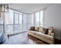 1612 - 736 Bay Street, Toronto, ON M5G2M4 Photo 12