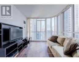 1612 - 736 Bay Street, Toronto, ON M5G2M4 Photo 13