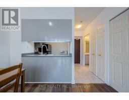 1612 - 736 Bay Street, Toronto, ON M5G2M4 Photo 7