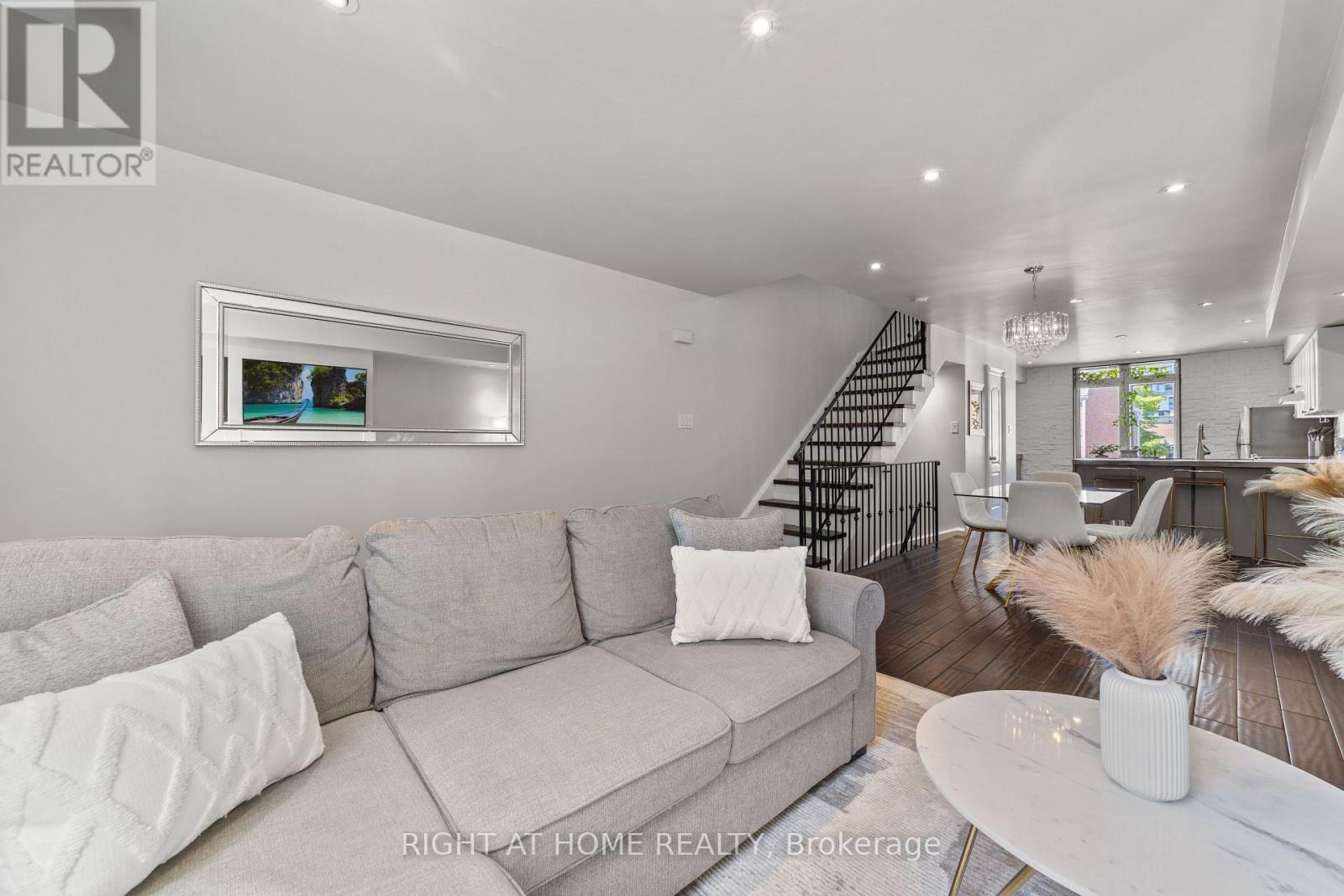 #2608 12 SUDBURY STREET - Image 3