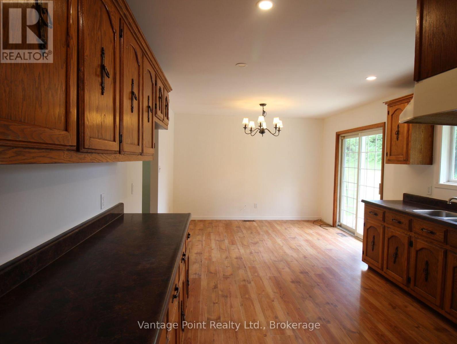 316041 6 HIGHWAY - Image 10