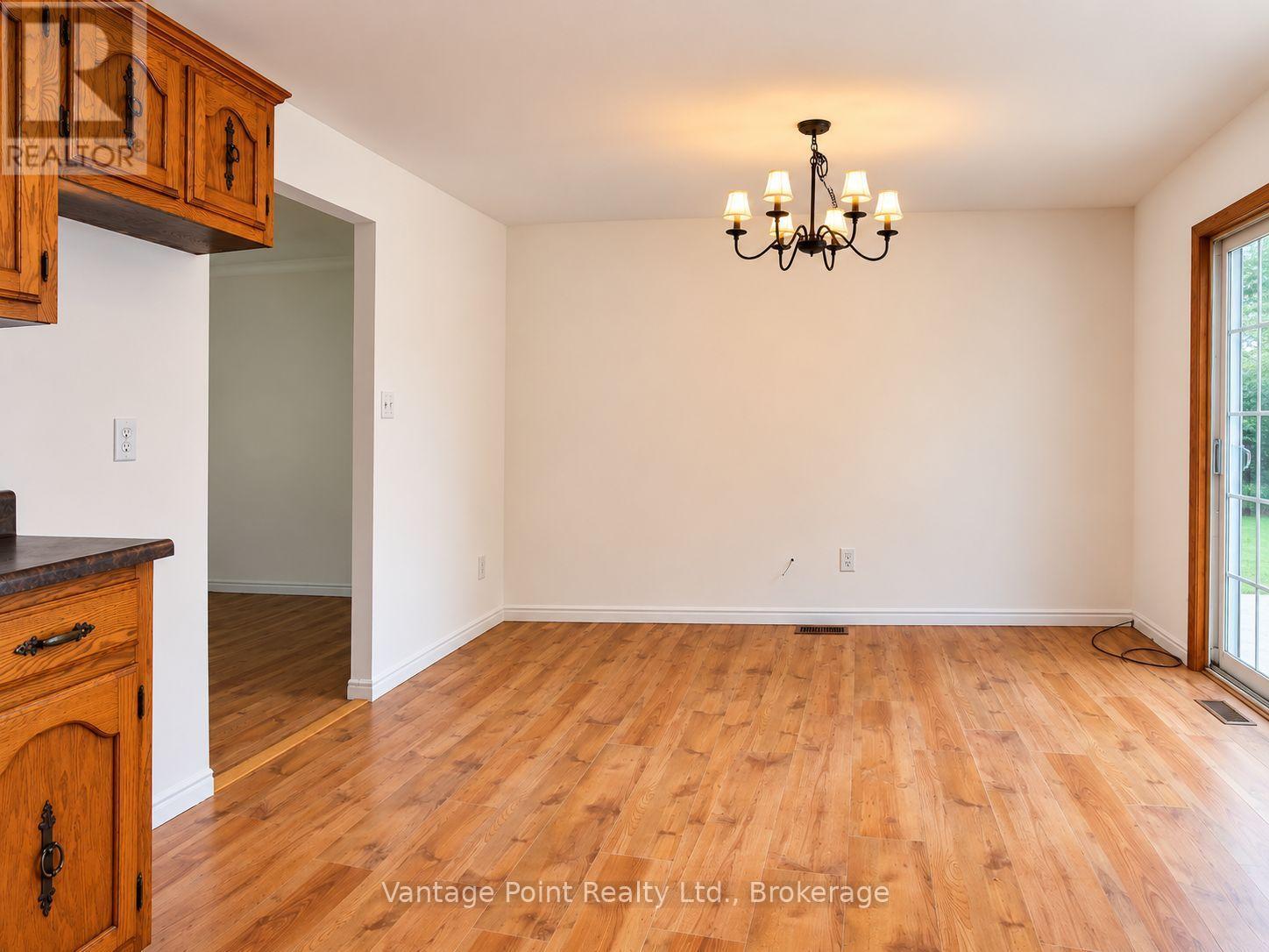 316041 6 HIGHWAY - Image 11