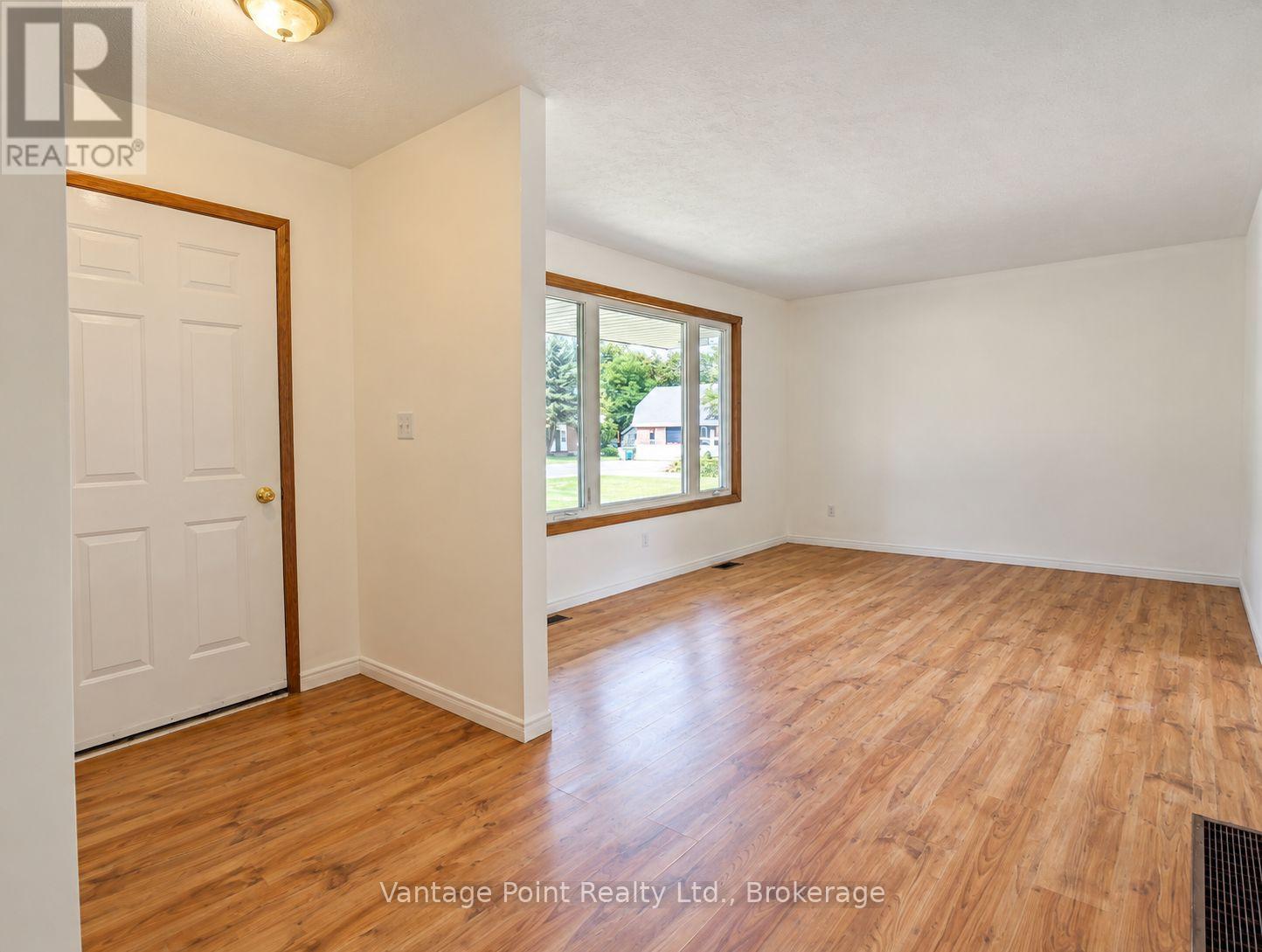 316041 6 HIGHWAY - Image 12
