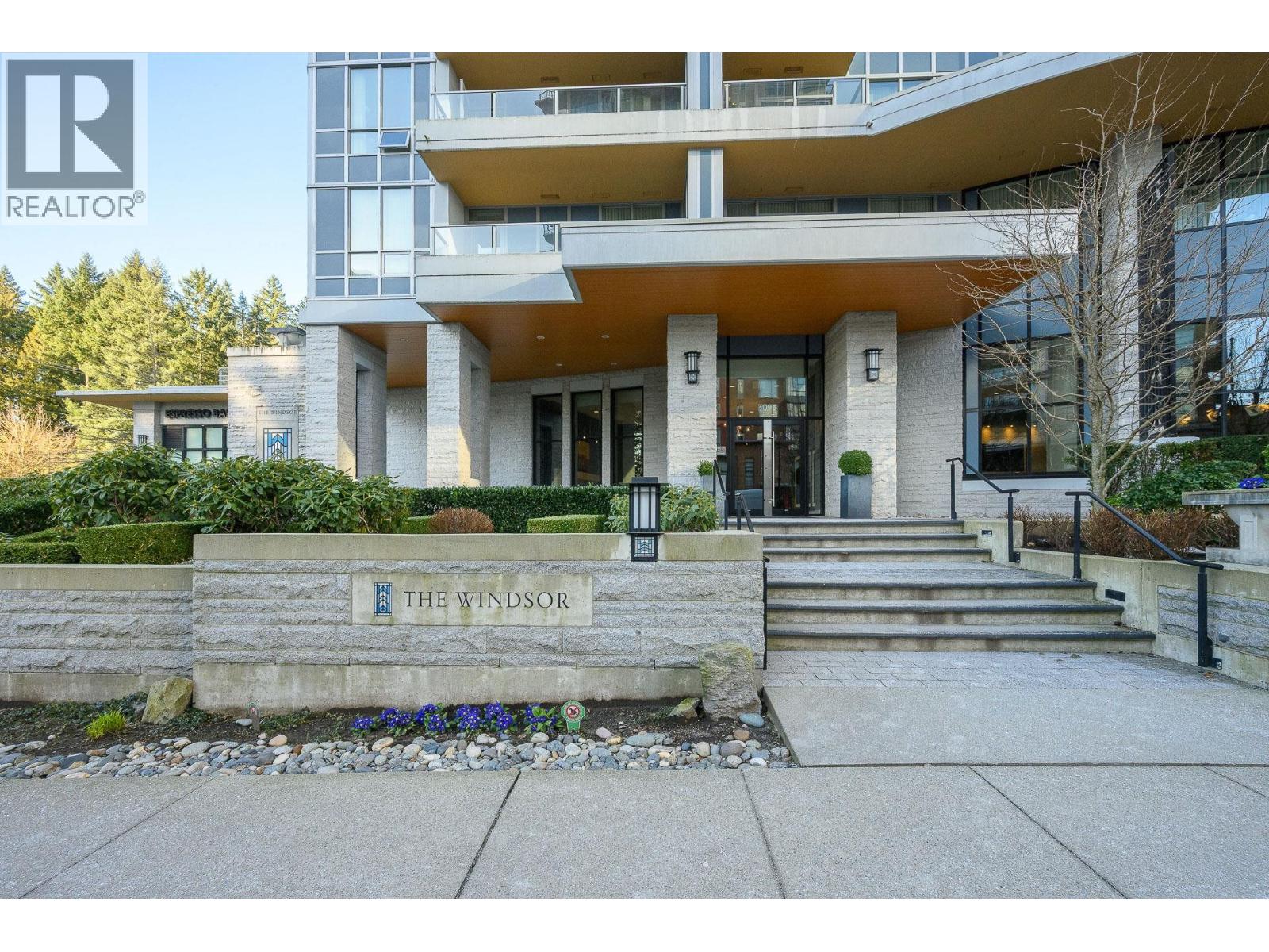 2207 3093 WINDSOR GATE, Coquitlam — photo 2