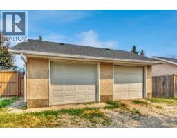 3pc Bathroom - 31a Green Meadow Crescent, Strathmore, AB T1P1H4 Photo 6