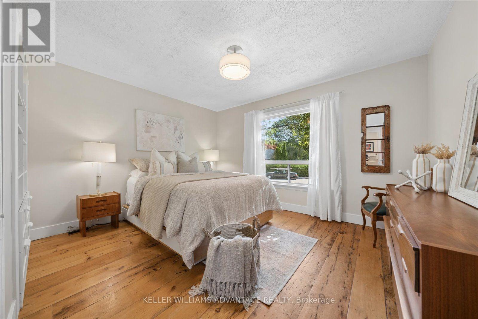 124 GLENWOOD CRESCENT - 13