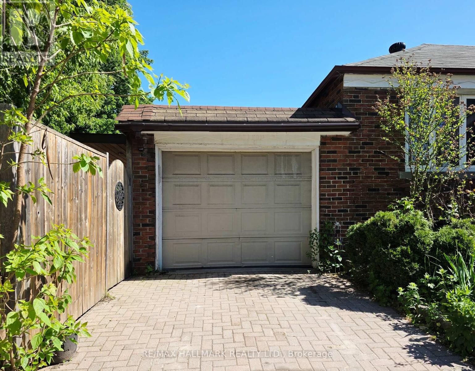 115 LANKIN BOULEVARD - 9