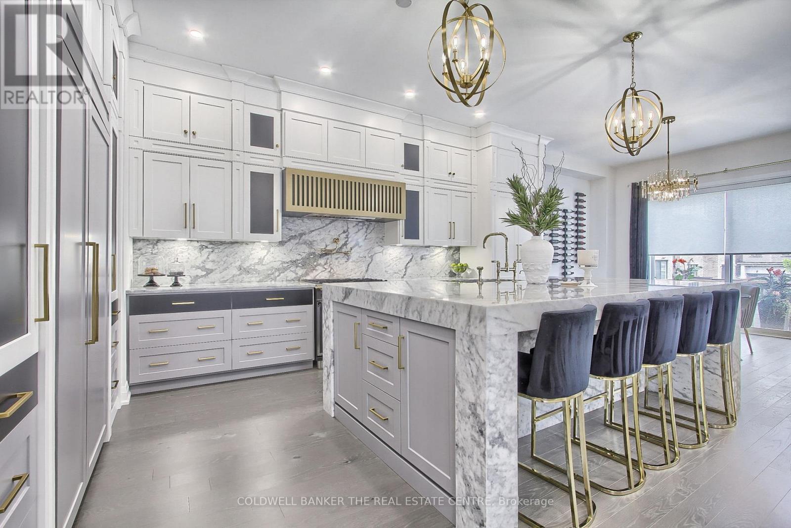 92 MAPLE FIELDS CIRCLE - 24