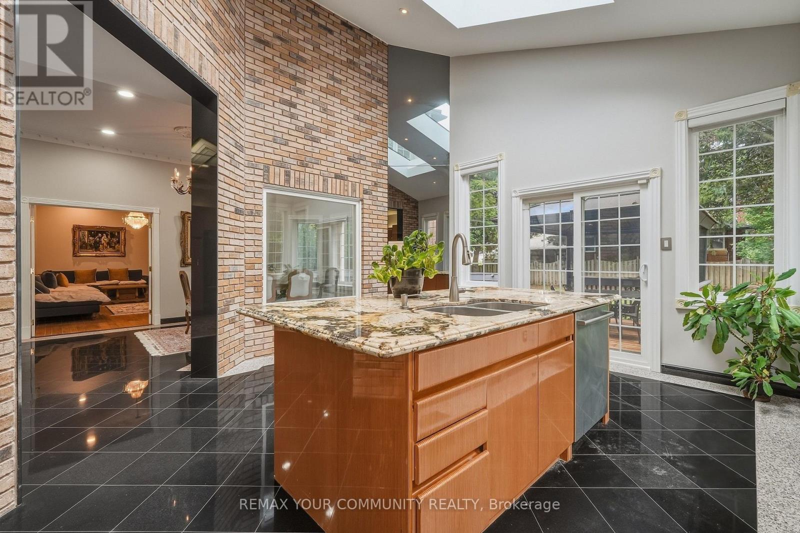 176 OLD SURREY LANE - Image 11