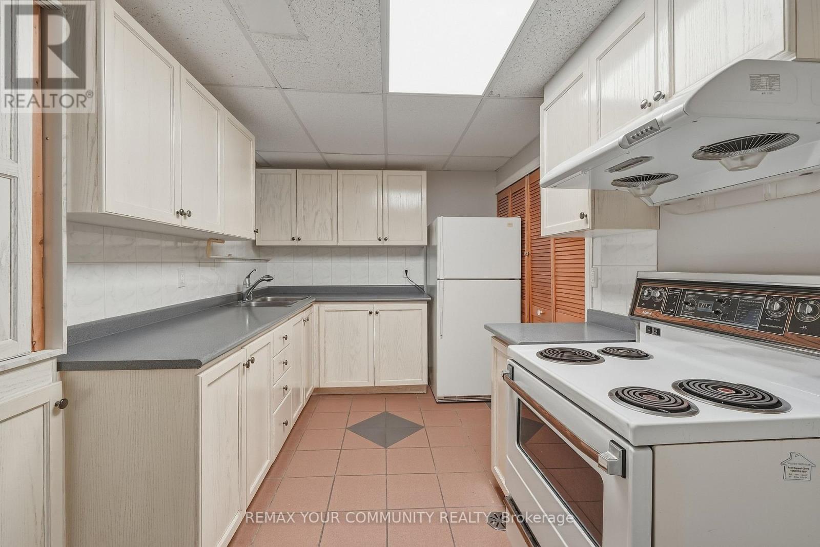 176 OLD SURREY LANE - Image 41