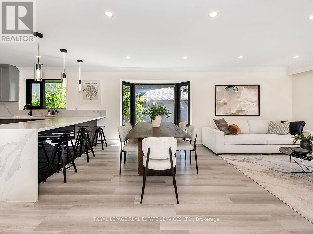 35 FERNALROY BOULEVARD - 12