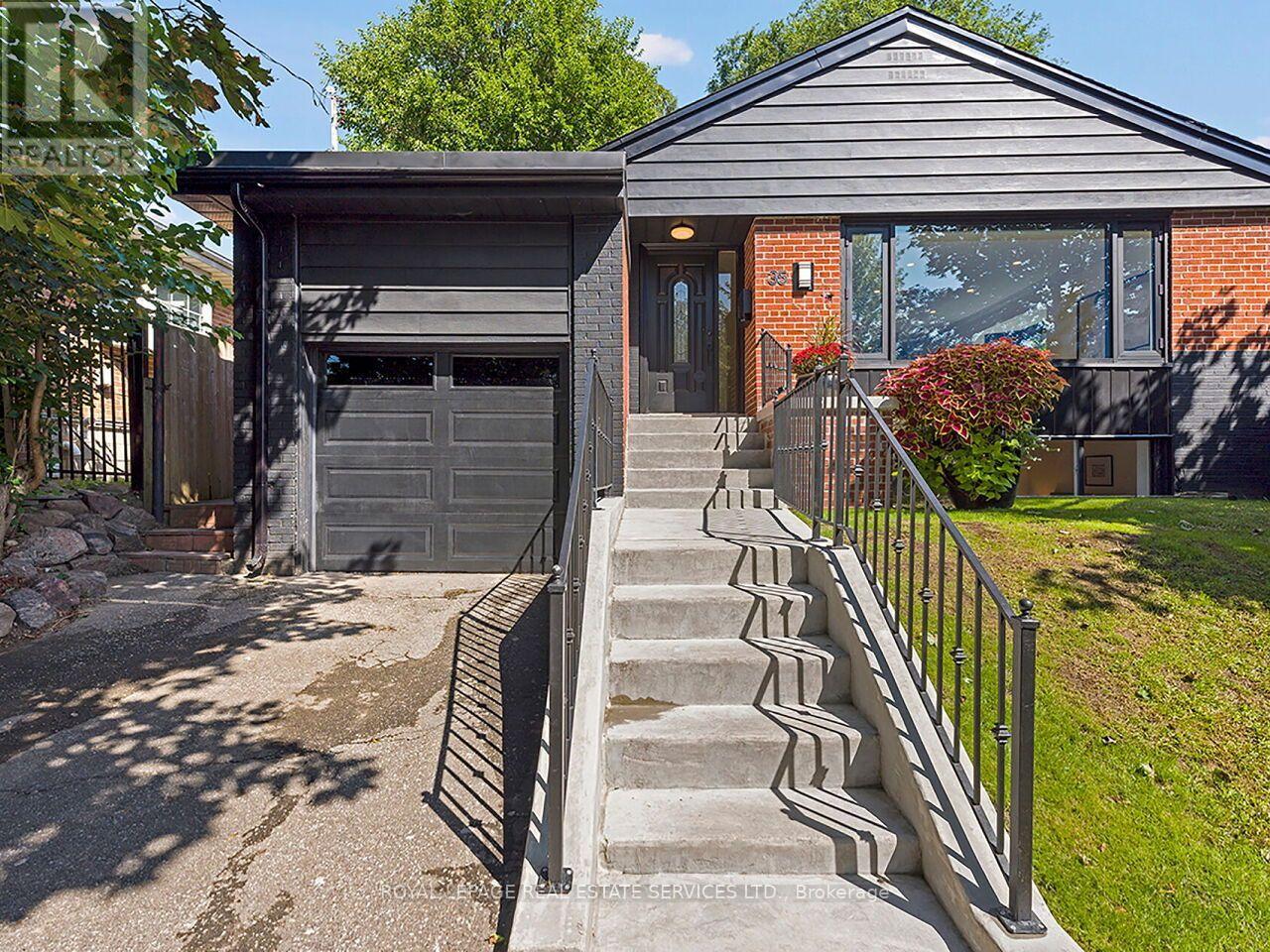 35 FERNALROY BOULEVARD - 2