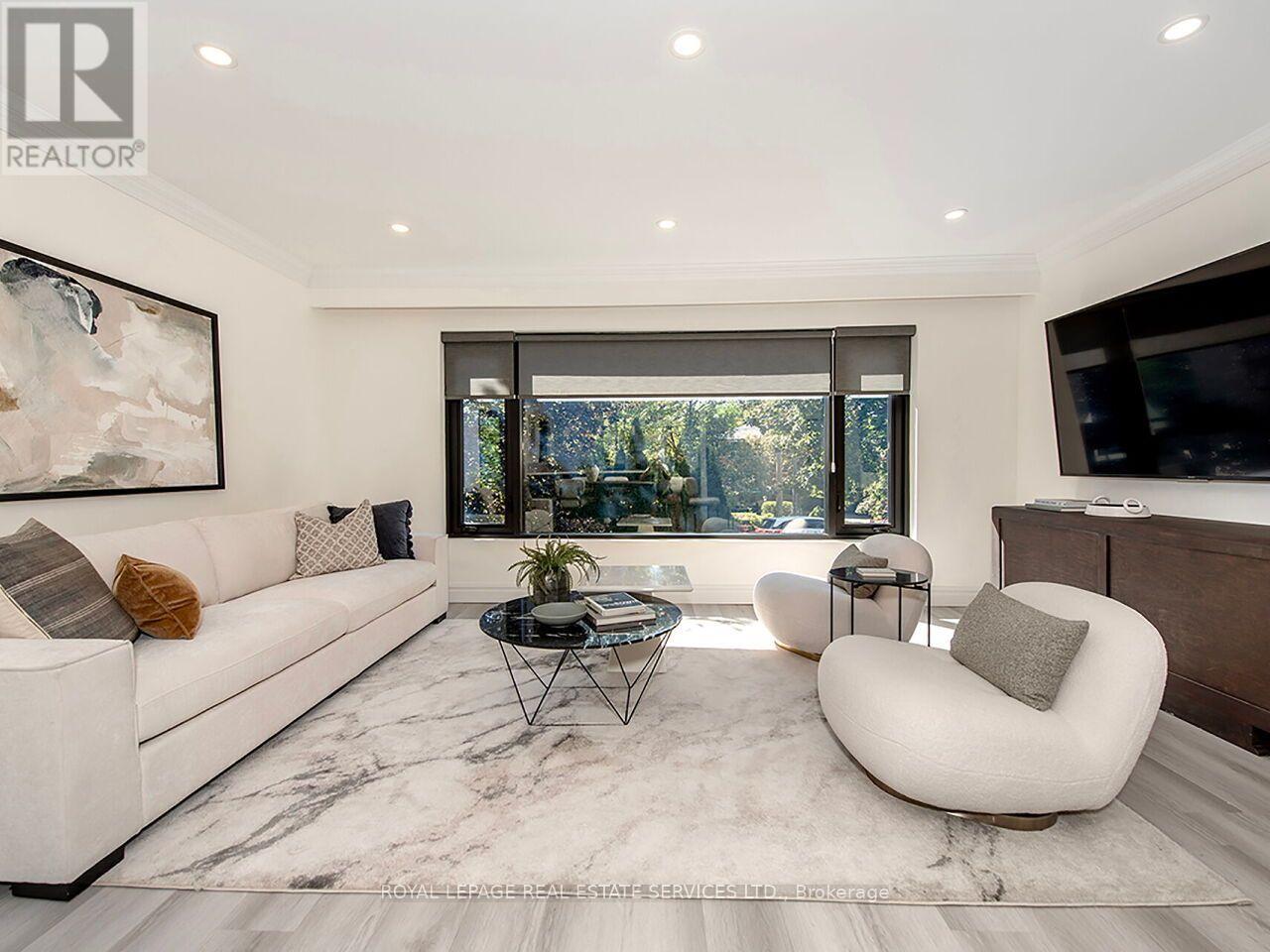 35 FERNALROY BOULEVARD - Image 8