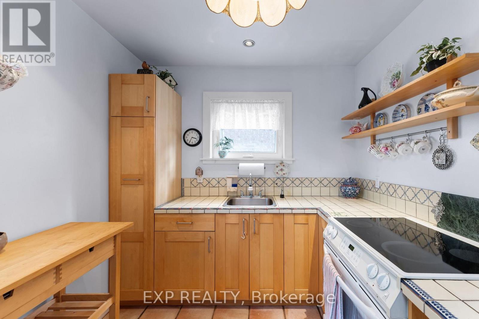 79 SHAVER AVENUE N - 12