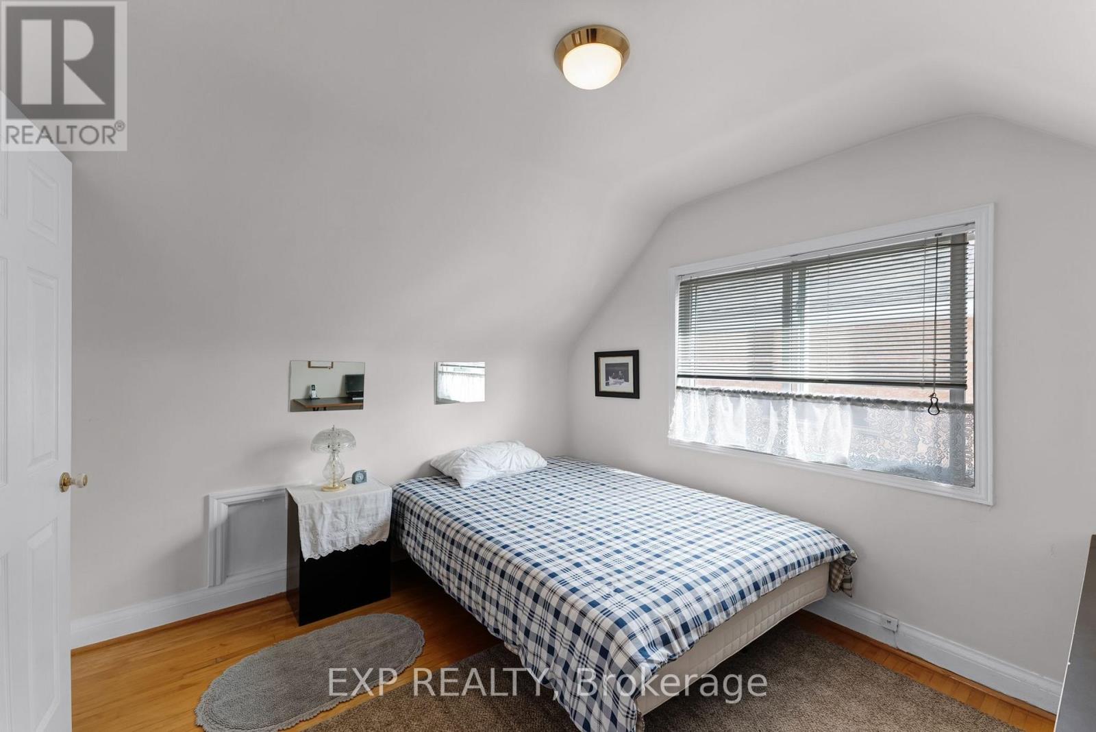 79 SHAVER AVENUE N - Image 21