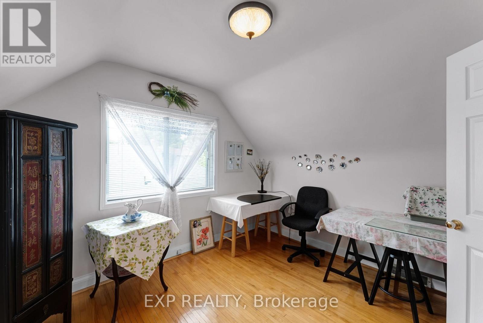 79 SHAVER AVENUE N - 24