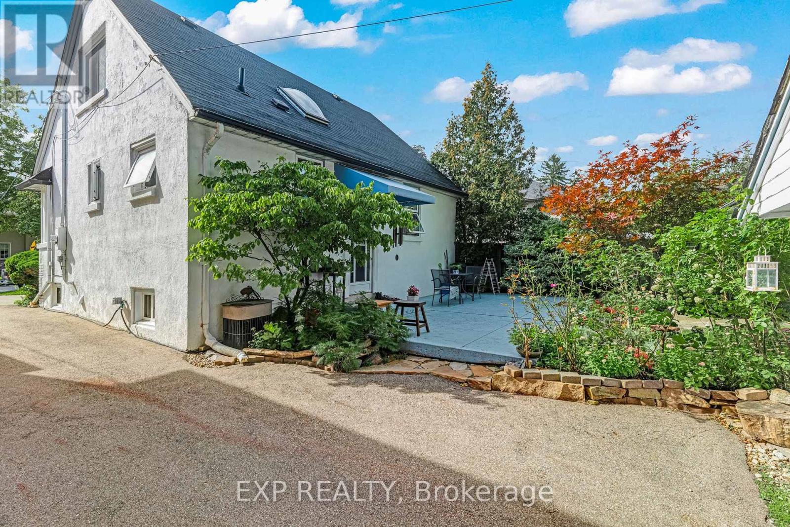 79 SHAVER AVENUE N - 33