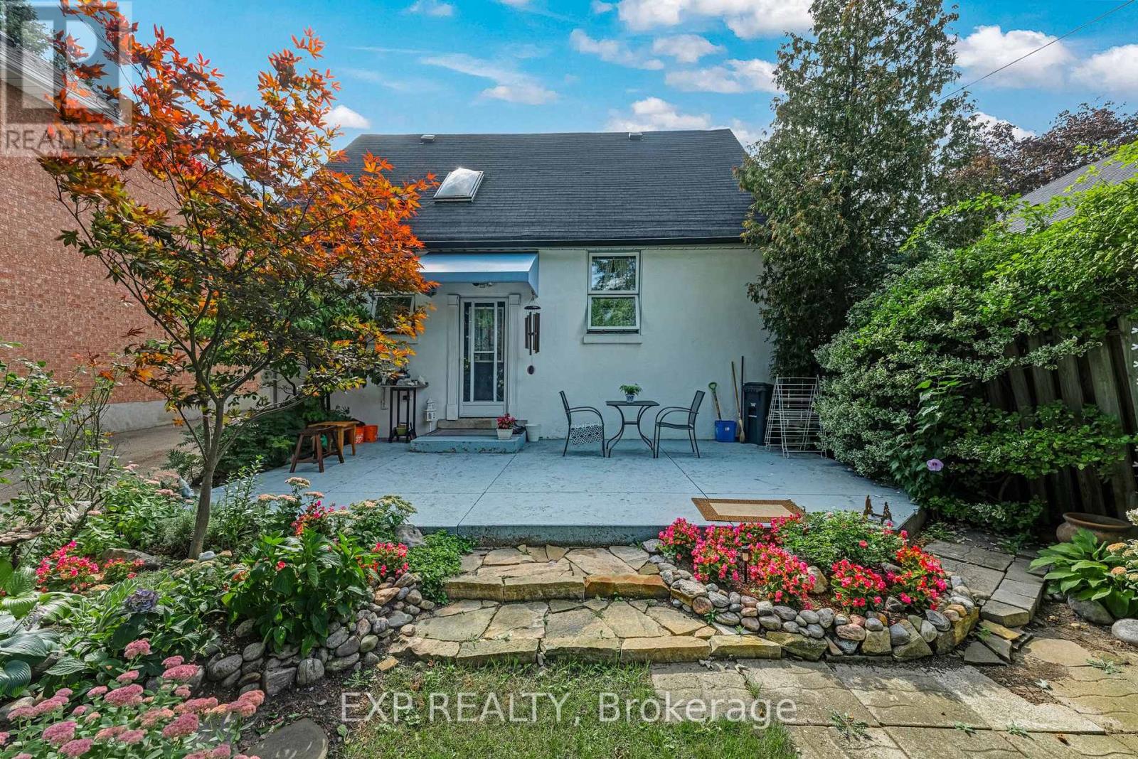 79 SHAVER AVENUE N - Image 35