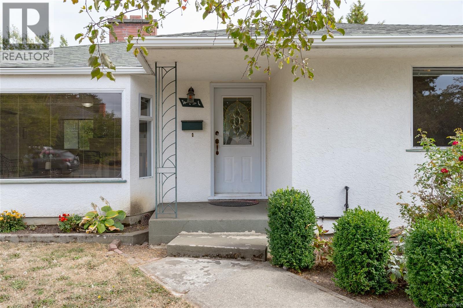 4141 Hawkes Ave, Saanich — photo 3