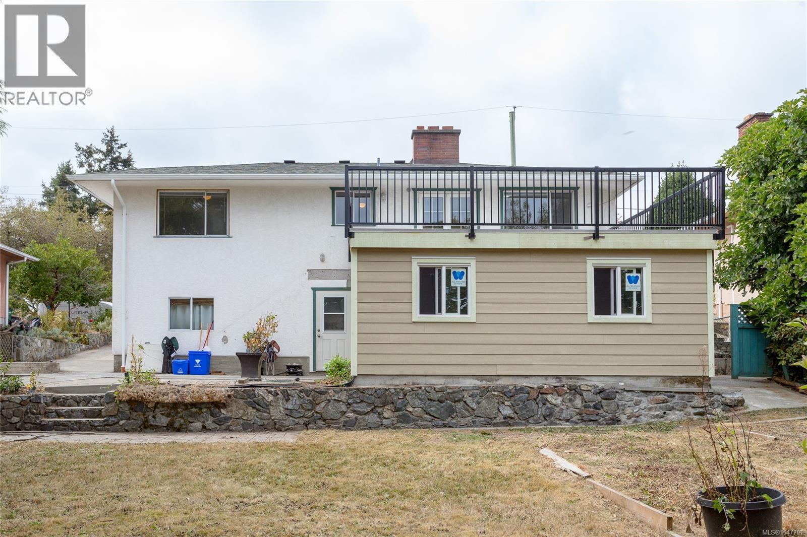 4141 Hawkes Ave - 40