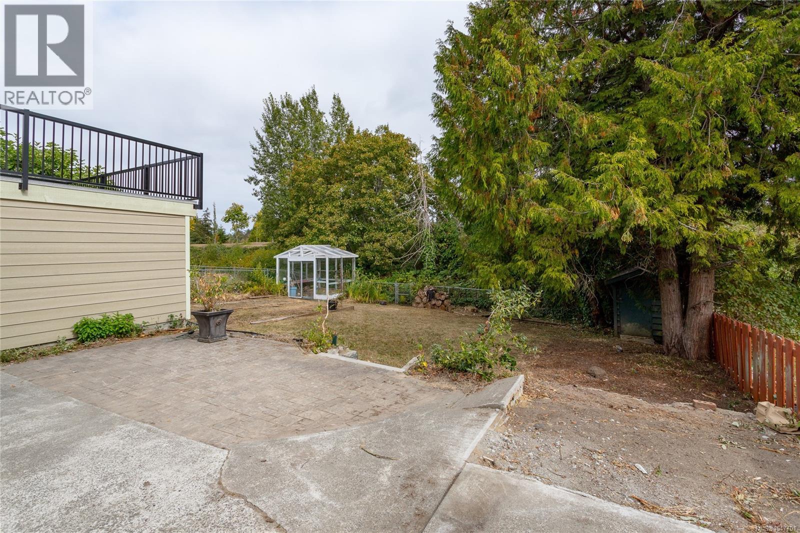 4141 Hawkes Ave - 44