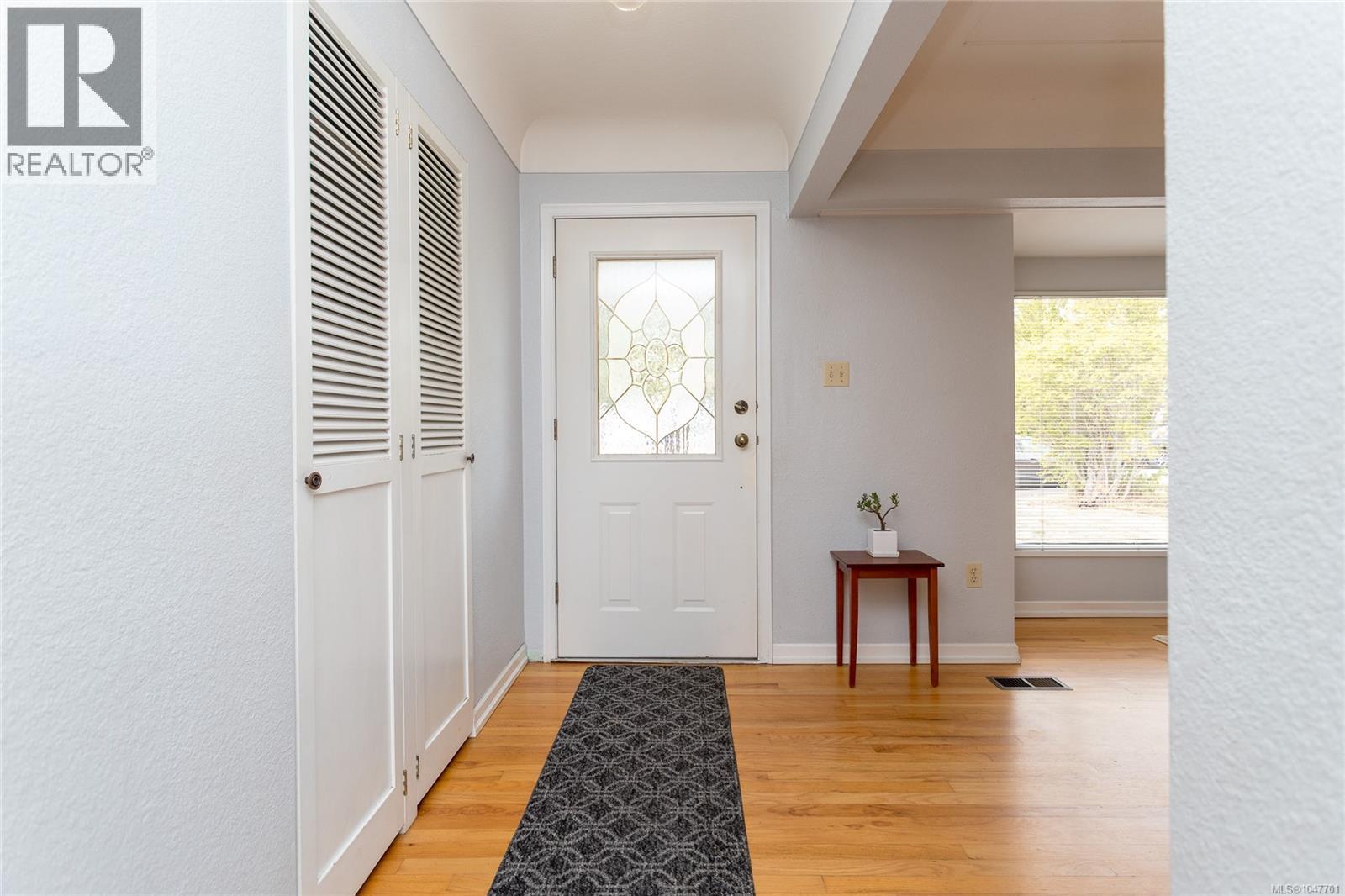 4141 Hawkes Ave, Saanich — photo 6