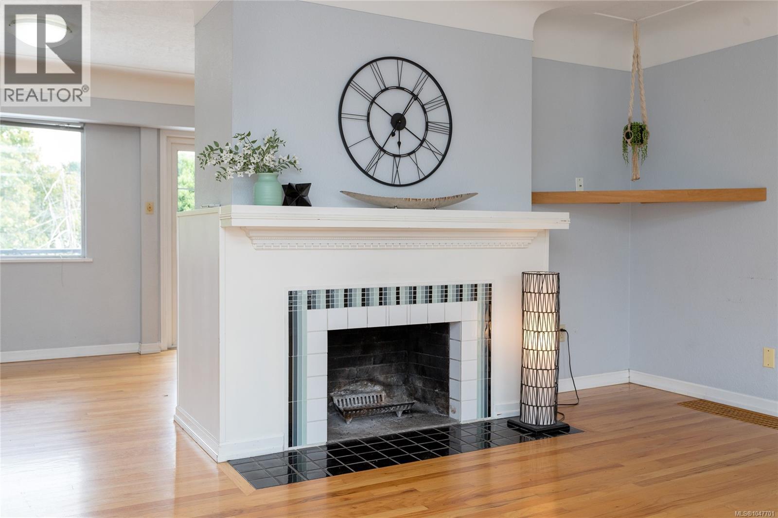 4141 Hawkes Ave, Saanich — photo 8