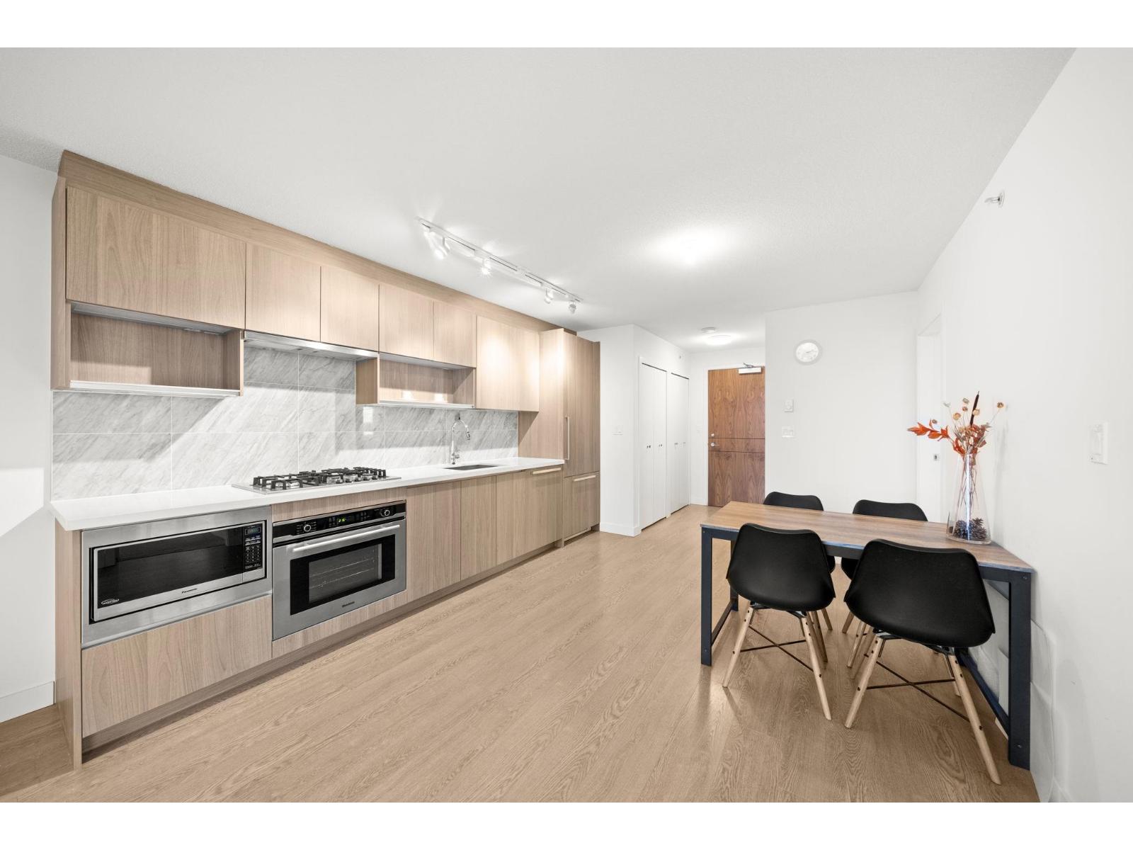 3209 13696 100 AVENUE, Surrey — photo 2