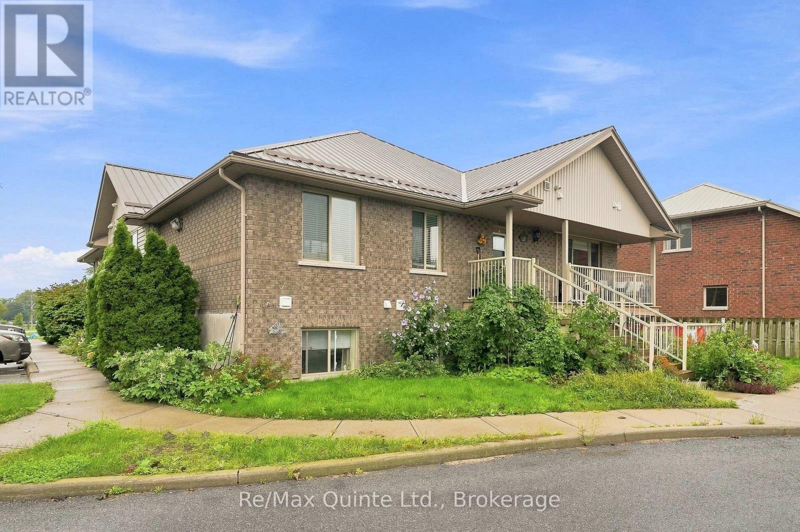 #3A 37 LAKEBREEZE COURT - 24