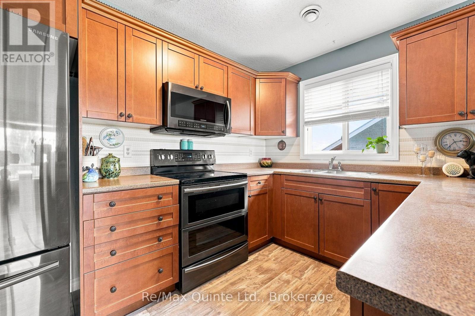 3A - 37 LAKEBREEZE COURT, Prince Edward County (Wellington Ward) — photo 6
