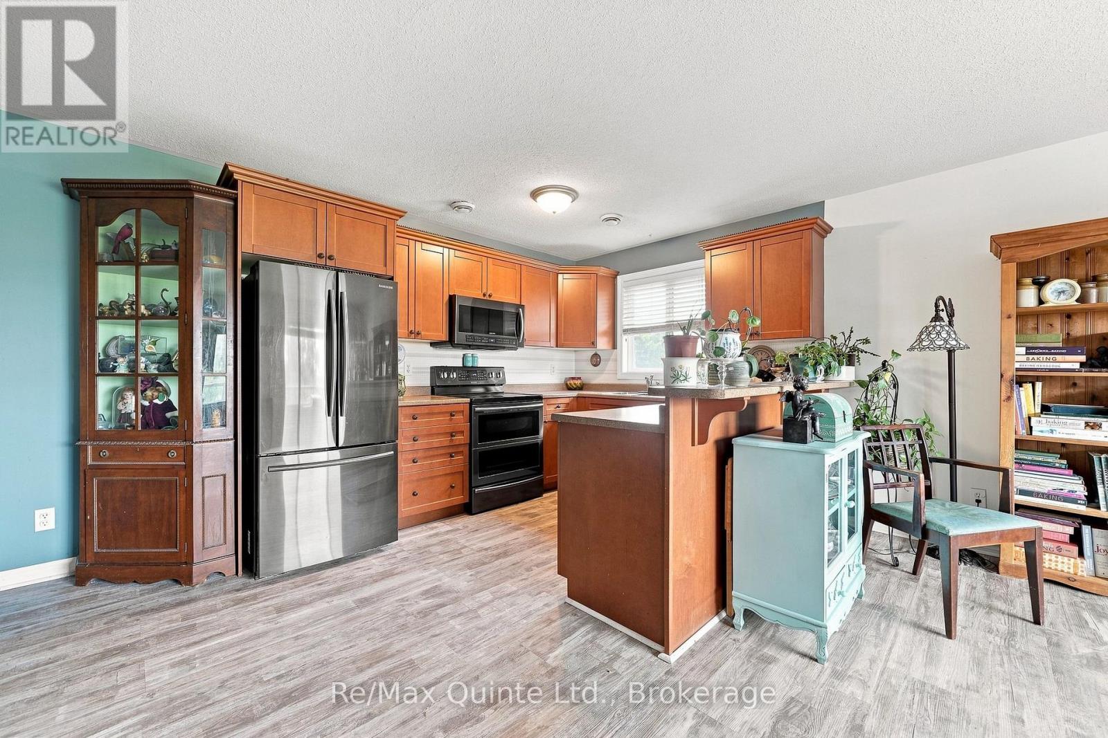 3A - 37 LAKEBREEZE COURT, Prince Edward County (Wellington Ward) — photo 7
