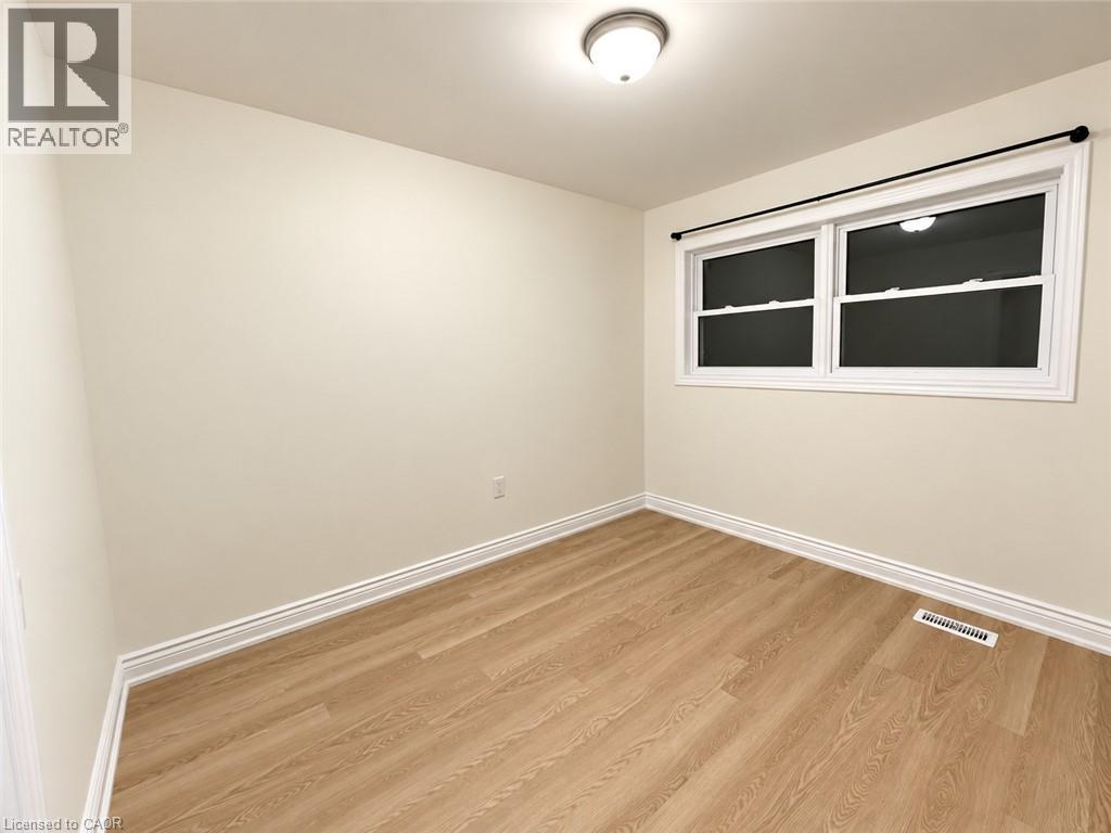 9 GRENADIER Drive, Hamilton — photo 9