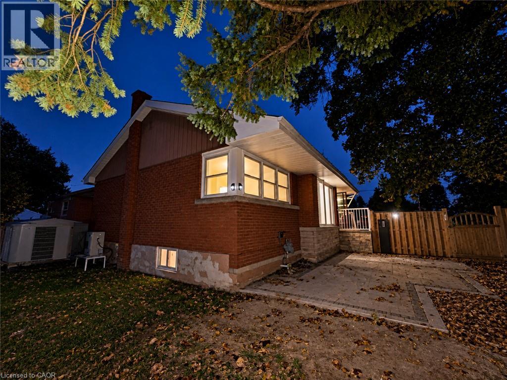 9 GRENADIER Drive, Hamilton — photo 3