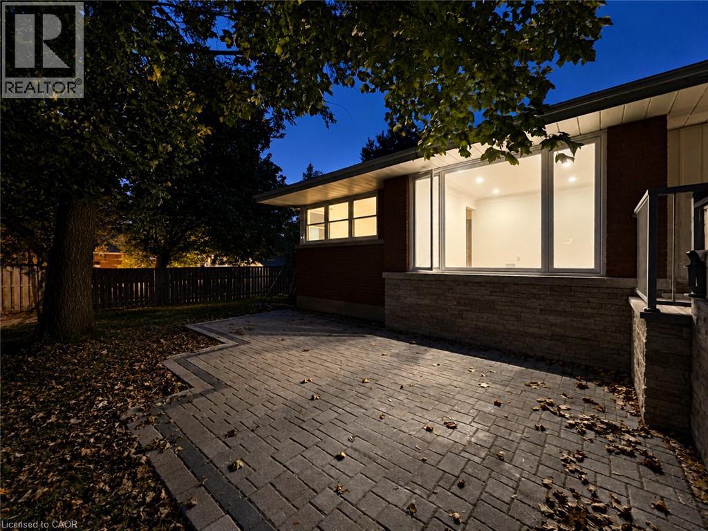9 GRENADIER Drive, Hamilton — photo 4